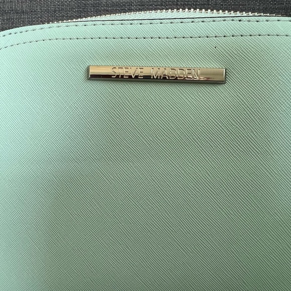 NEW STEVE MADDEN BMAGGIE DOME CROSSBODY BAG - Picture 2 of 8